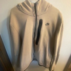 NIKE TECH ZIPUP. Khaki color way